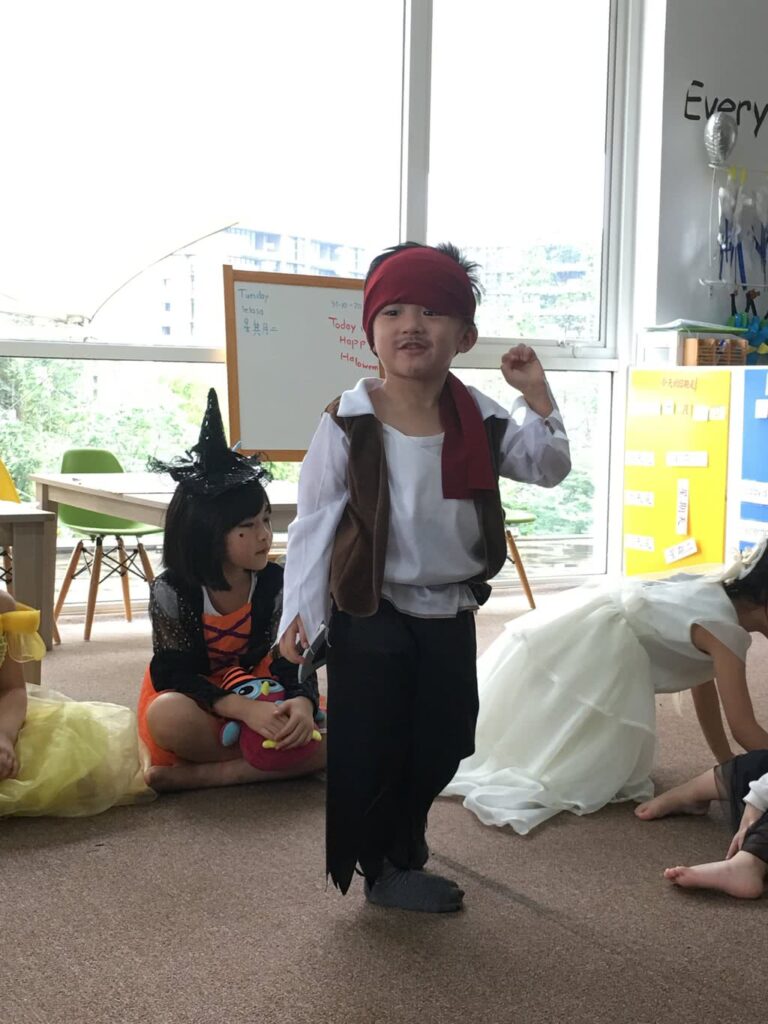 2017-Halloween-Montessori-Kids-Academy-19-e1525057150424