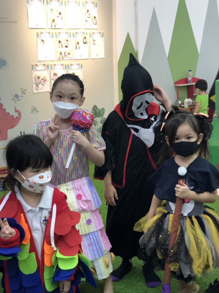 2022-halloween-8252