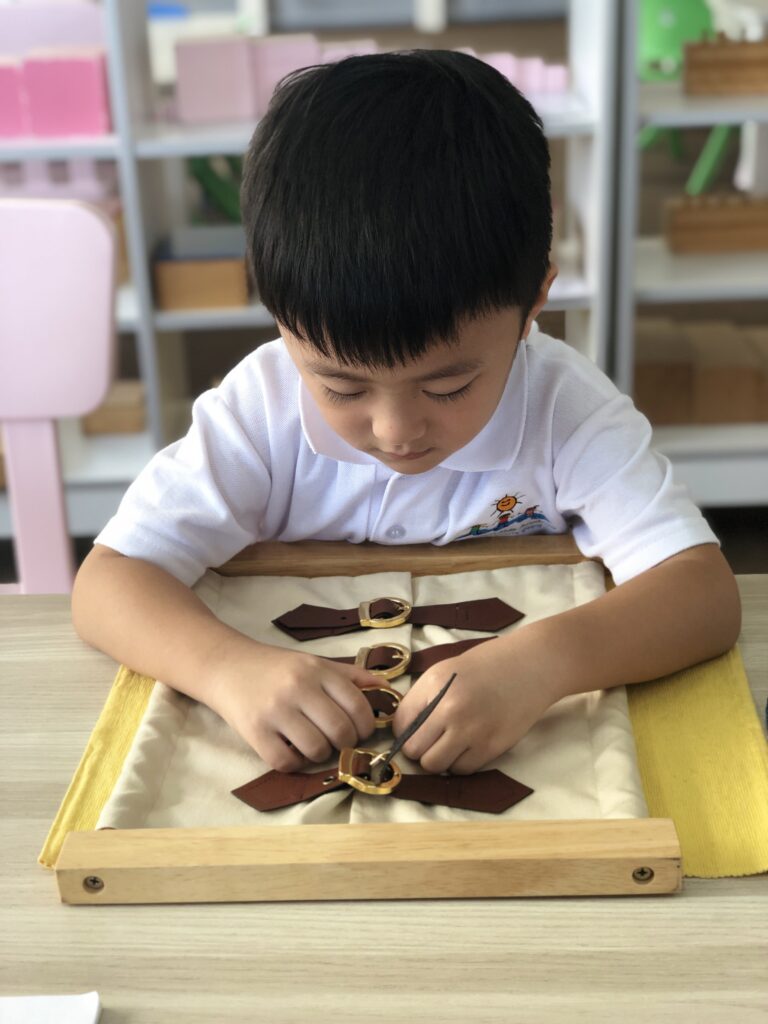 Montessori Kids Academy Buckle Dressing Frame