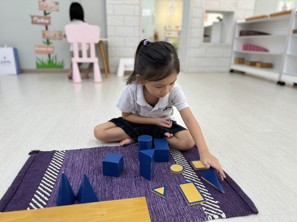 Montessori Kids Academy Geometric Solids